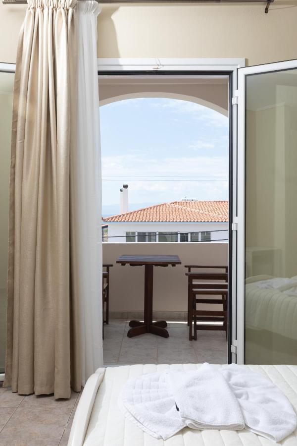 Hotel Venetia Perdika  Exterior photo